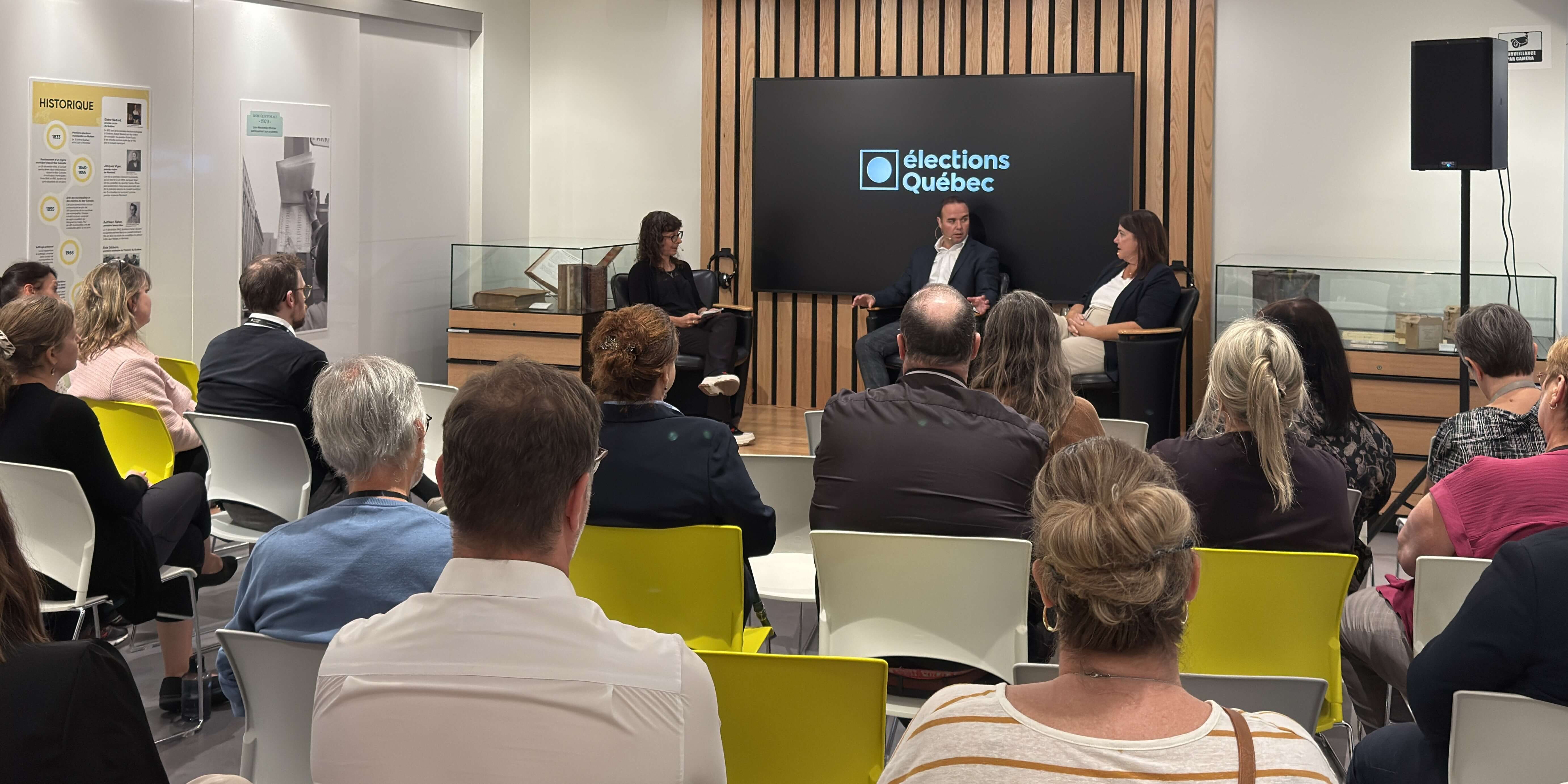 L’auditoire présent à la conférence a eu l’occasion d’entendre les réflexions d’Isabelle Lizée et de Marc-André Pâlin sur la politique municipale.