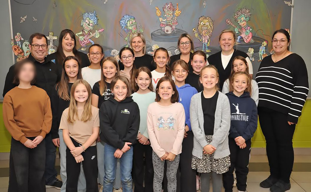 Responsables et membres du conseil d’élèves de l’école de la Passerelle, pavillon Vert-Demain.