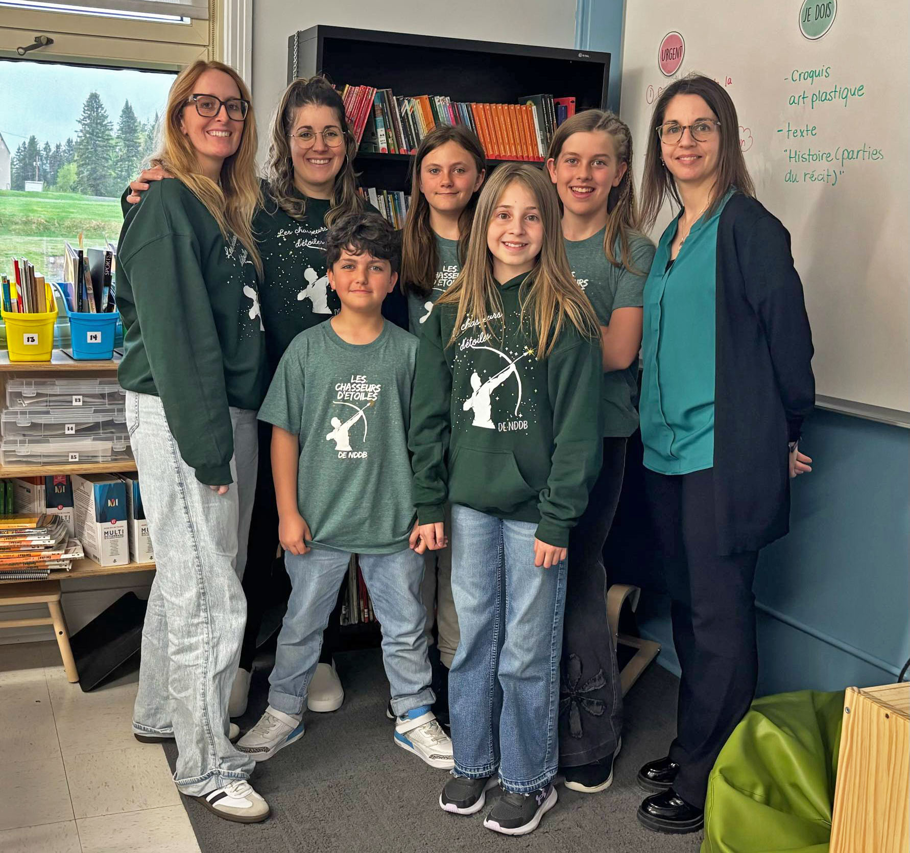 Responsable et membres du conseil d’élèves de l’école de la Voie-Lactée.